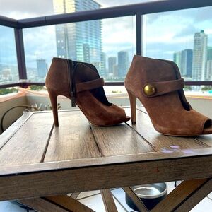 Michael Kors Heels (Booties) size 7